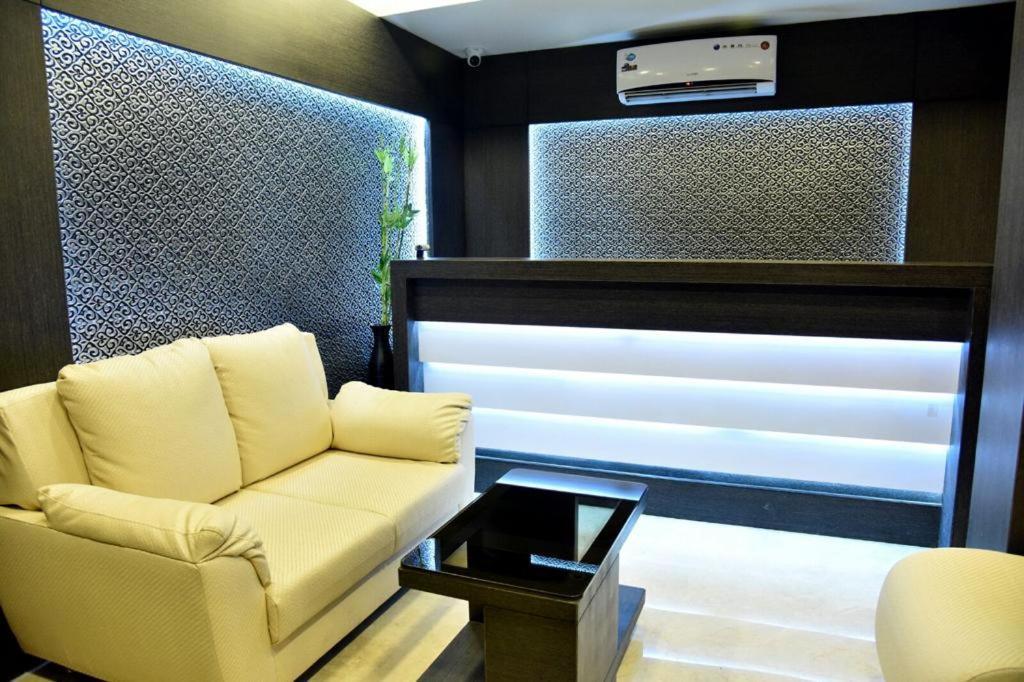 ไพน์ทรี บูทิก โฮเต็ล - กรีมส์ โร้ด Hotel เชนไน ภายนอก รูปภาพ