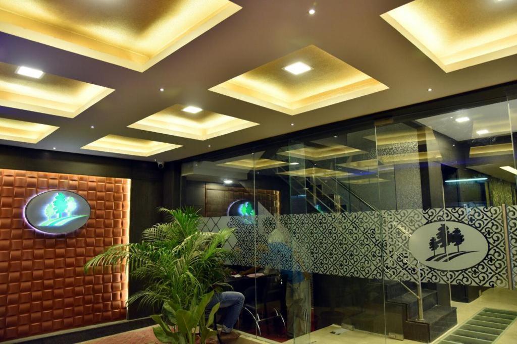 ไพน์ทรี บูทิก โฮเต็ล - กรีมส์ โร้ด Hotel เชนไน ภายนอก รูปภาพ