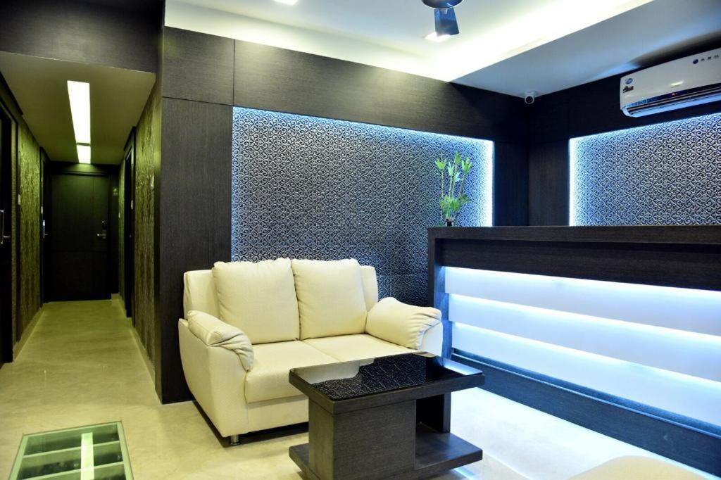 ไพน์ทรี บูทิก โฮเต็ล - กรีมส์ โร้ด Hotel เชนไน ภายนอก รูปภาพ